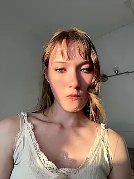strawberry_senpai (F teen) - Spank butty