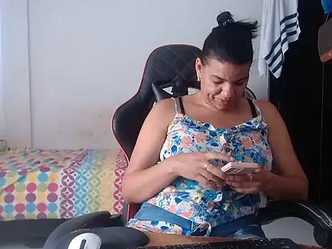 Adriana_0312 webcam