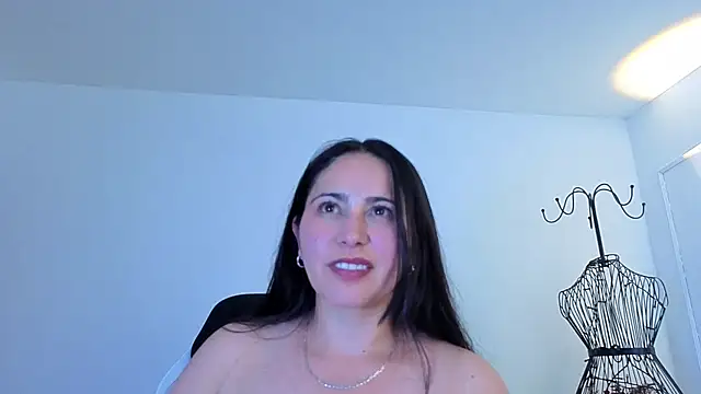 valeriavg live cam on StripChat