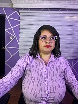 MiiaaJoness webcam