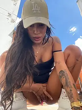MystiqueXXX webcam