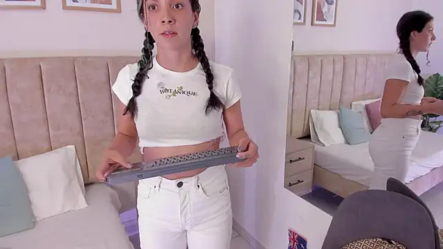 DinahCarter webcam
