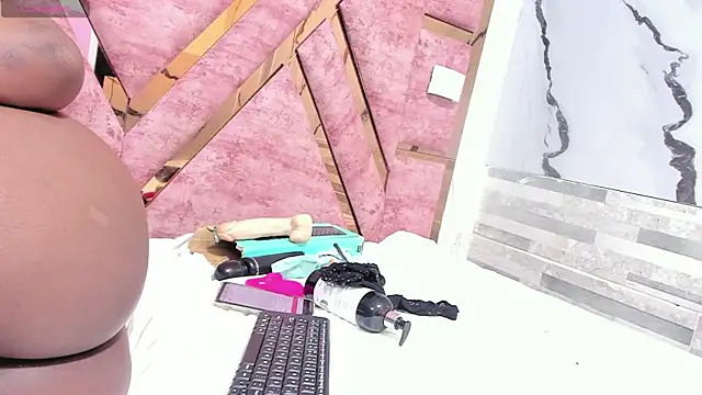 mia_alvares webcam
