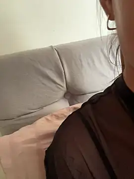 RachelWeisz_ webcam