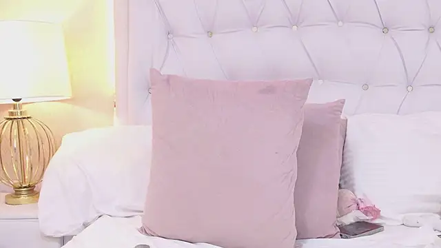 ScarlettPetrova webcam