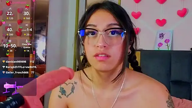 madyjackson (F young) - saliva on my asshole 💦😜