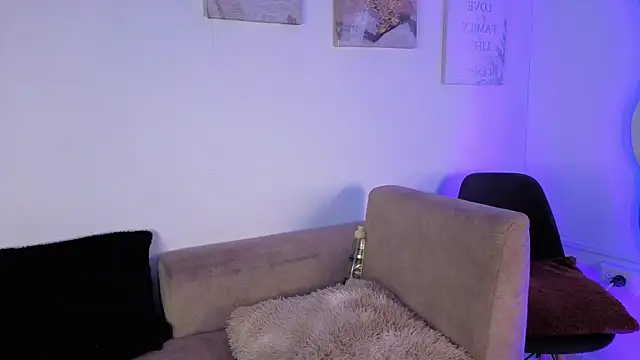 scarlett_walker05 (F teen) - PLAY WITH MY FINGERS IN PUSSY