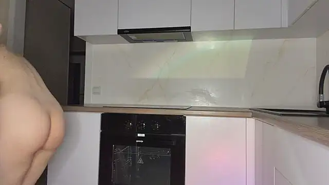 carolini_i (F teen) - 👅Dazzle you with my big TITS💣💣