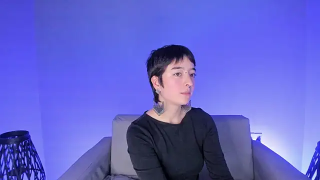 atheena__ (F young) - Show my ass in doggy style