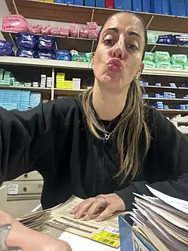 tlg_ferchule (F milf) - Me quedo en tetas