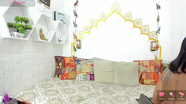 LadyNahir live webcam show
