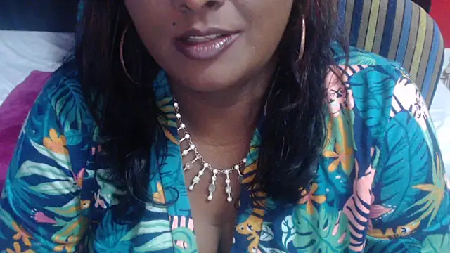 INDIANSIN2 live cam on StripChat