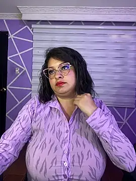MiiaaJoness webcam