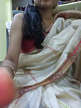 cuteteluguammmaie (F milf) - Oil with boobs