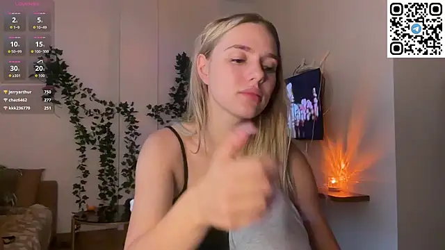 mellissa_xo (F young) - slow striptease with oil + hot photo LT