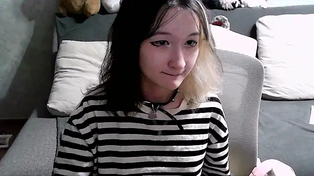 Lilfain_baby live webcam show
