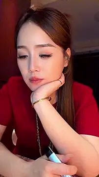 momoli60 live webcam show