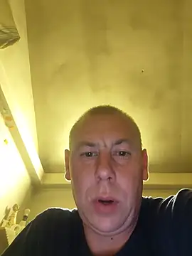 gratyl live cam on StripChat