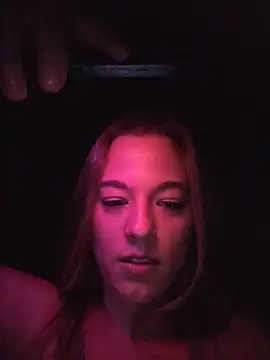 luna_lynn (F young) - Fingering pussy + 2 videos