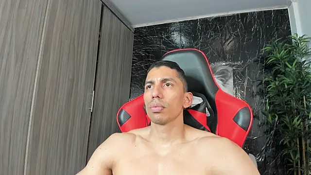 Erik_castle