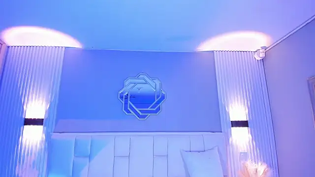 NanaOsaky live webcam show
