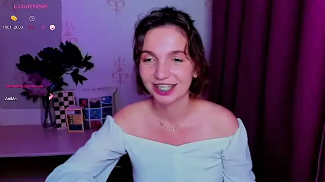 KindHazelHere_ live cam on StripChat