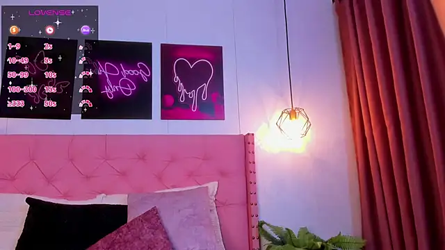 dark__nymph live cam on StripChat