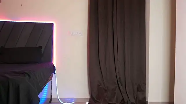Onlyishuu webcam
