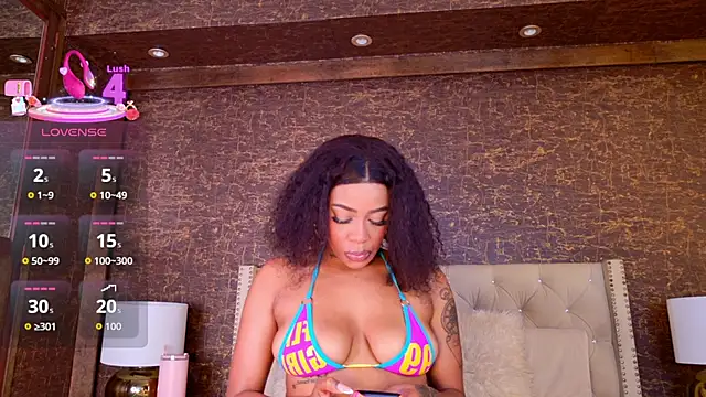 loana_vegas