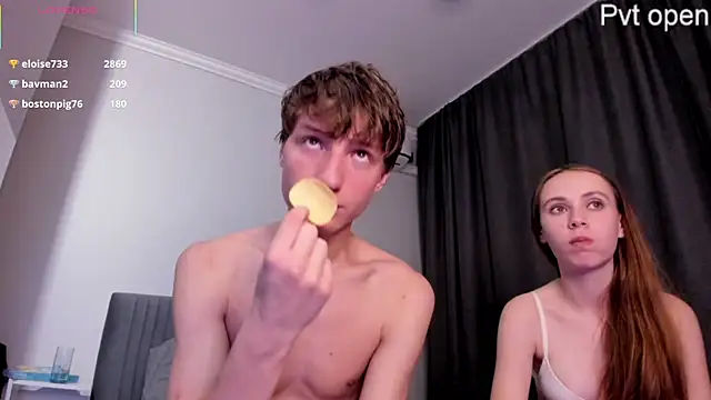 4u4Love live cam on StripChat