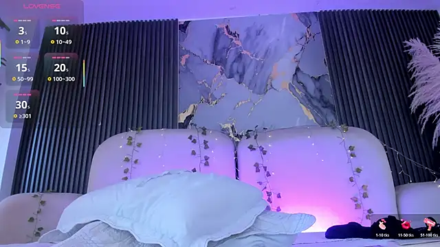 CarolineFyre webcam