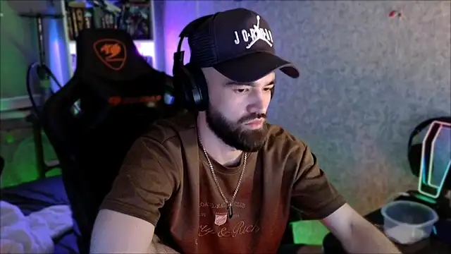 _Serious_Man webcam
