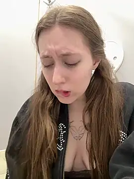 FroggyAnna live sex cam