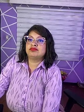 MiiaaJoness webcam