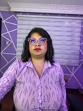 MiiaaJoness webcam
