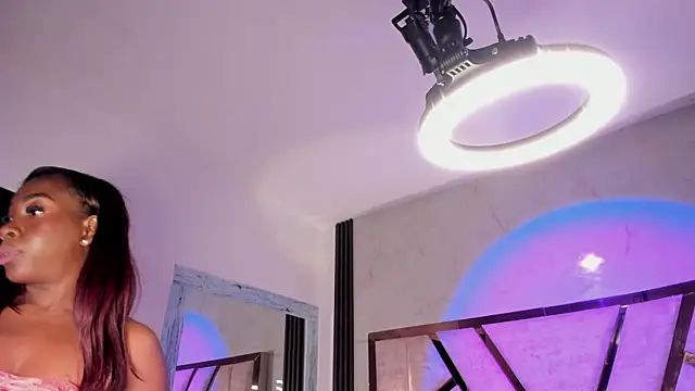 Athenea_Mills webcam
