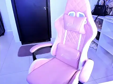 cristina697 webcam