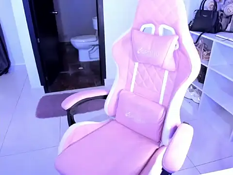 cristina697 webcam