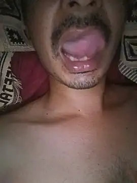 dreamtoungelick69 - Dreamtoungelick69's free webcam - UK Sex Cams