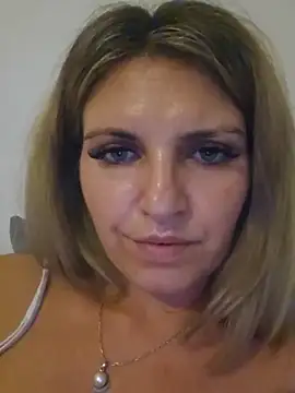 bianca_ella - Bianca_Ella's free webcam - UK Sex Cams