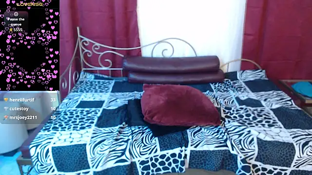roxanne_vale - Roxanne_vale's free webcam - UK Sex Cams