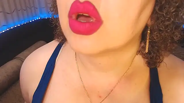 BustyKatty webcam