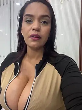 Sara-77 live webcam show