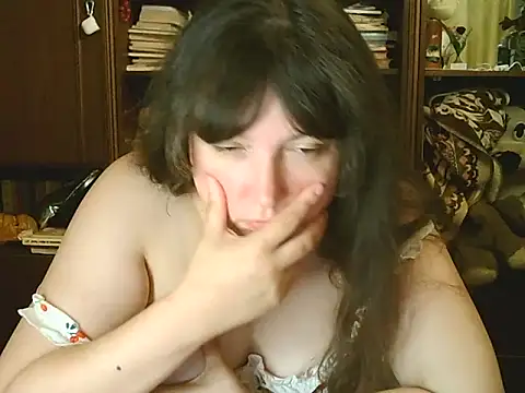 CarrieQPeach webcam