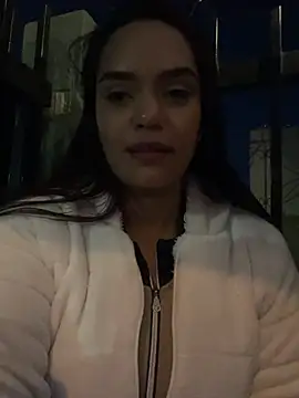 Sara-77 live webcam show