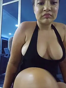 Pretty_Julieta webcam