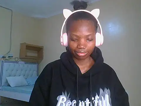 mariana_150 (Ask my age) - cumshot