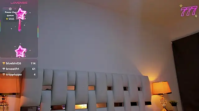 Nauthy_Nahomi webcam