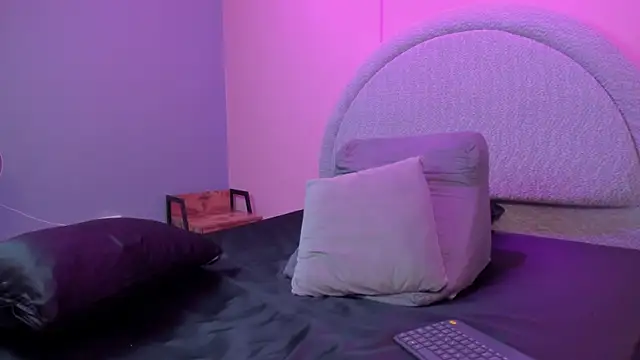 Sara_rhoades webcam