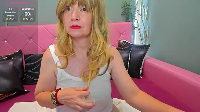 SheenaFox webcam